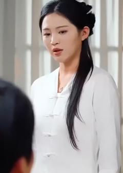 《大祭司她又美又飒》