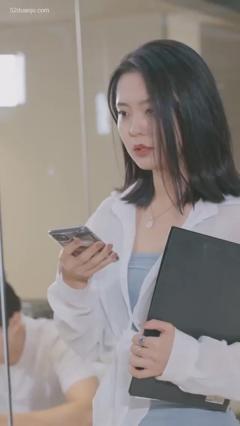 美女总裁的贴身狂龙合集版